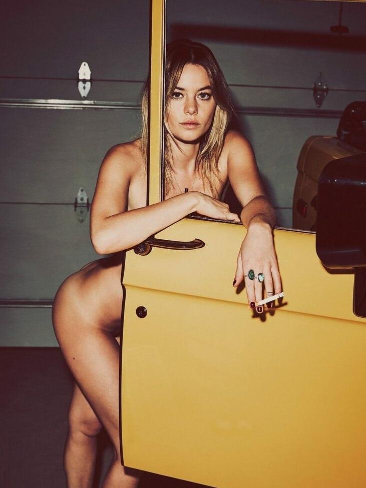 25P Camille Rowe nude