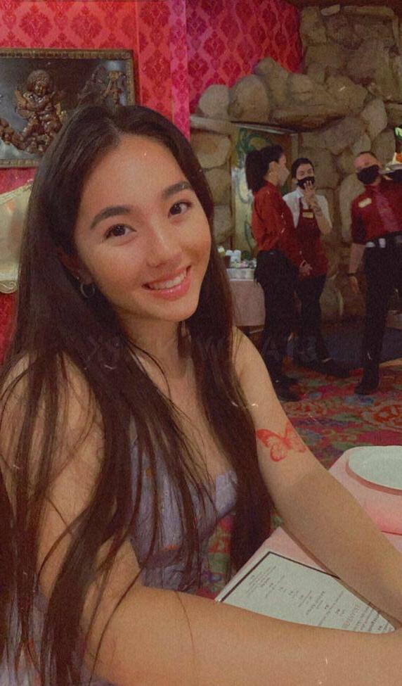 25P Eliza Chau nude