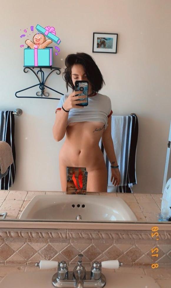 25P Alexx Efron nude