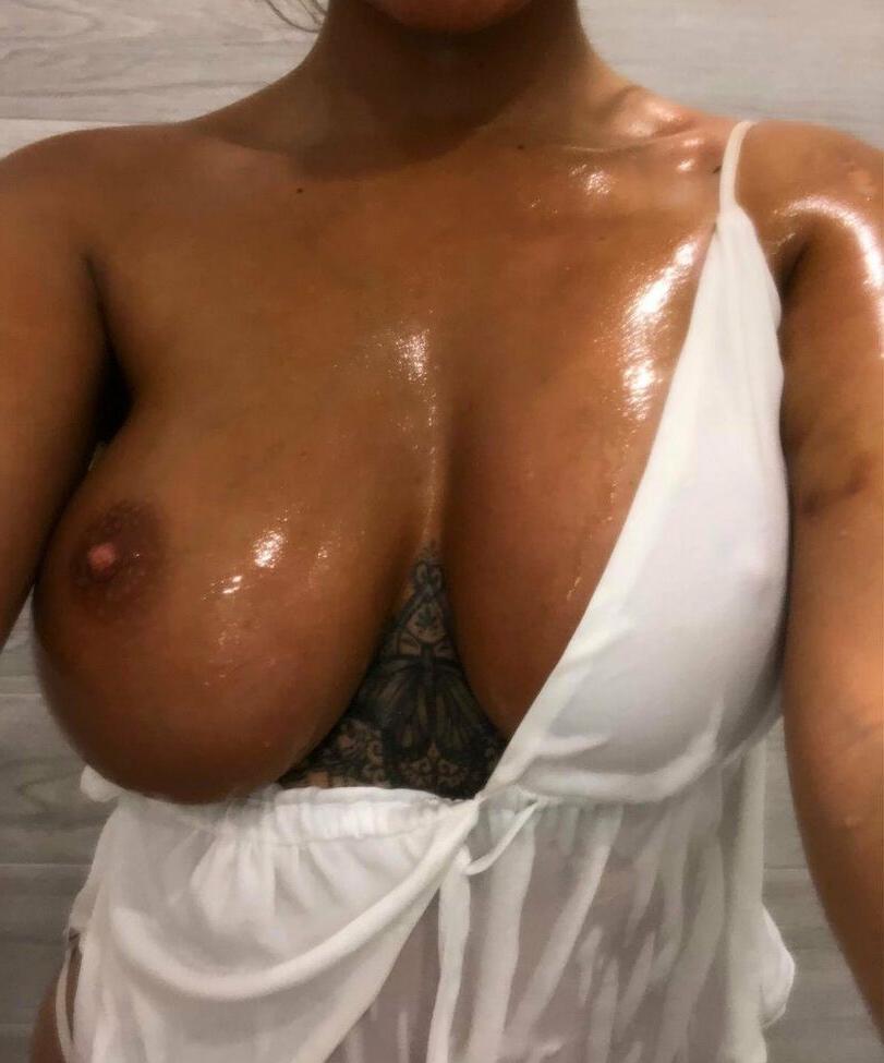 25P Cchloelizabeth nude