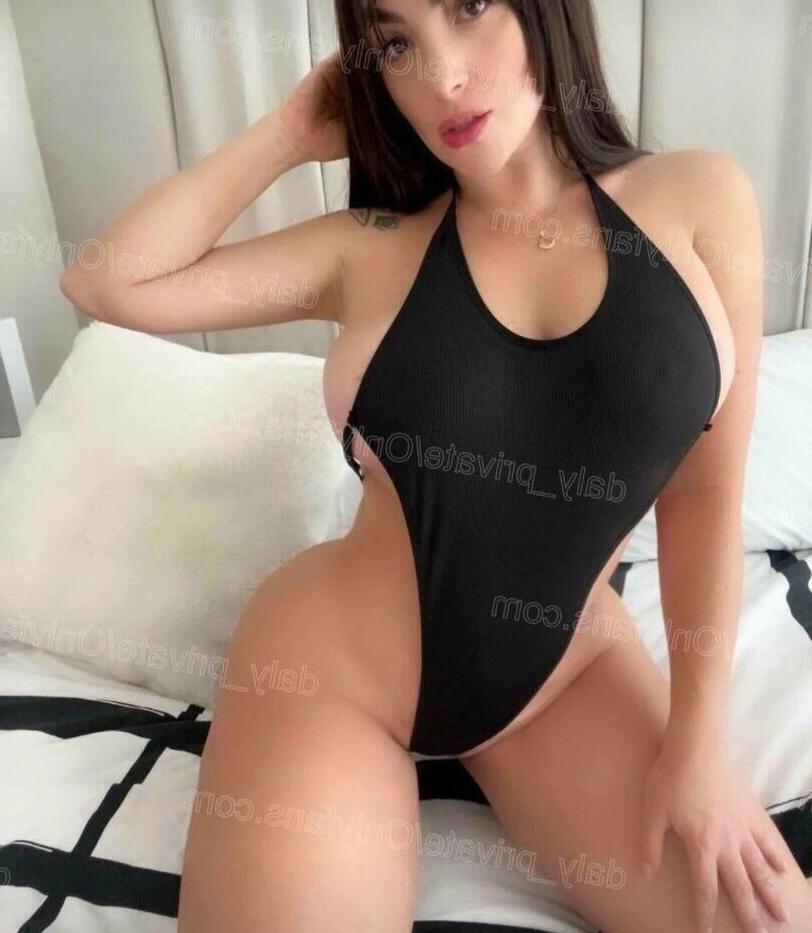 25P Daly Ruiz nude