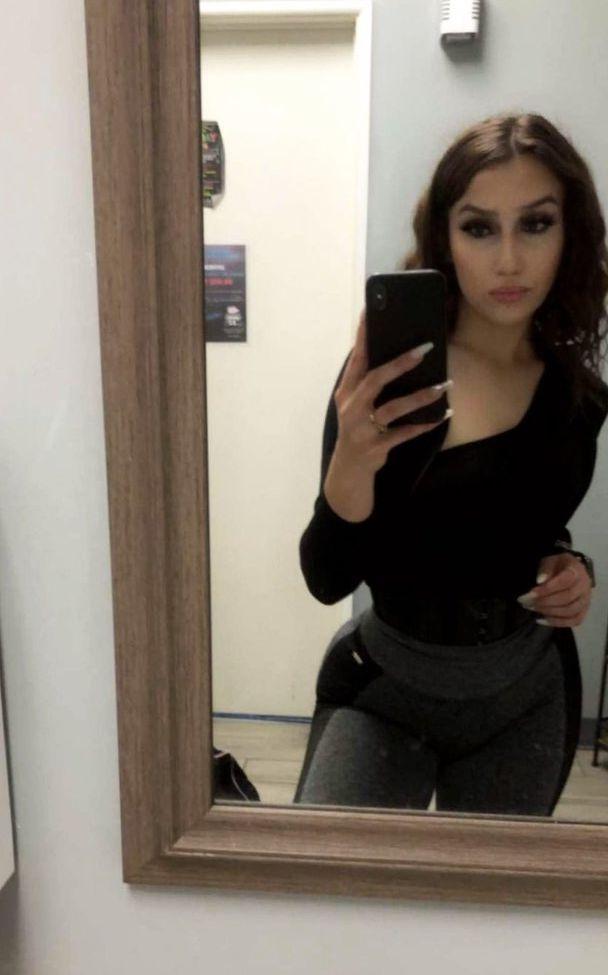 25P Chloe Flores nude