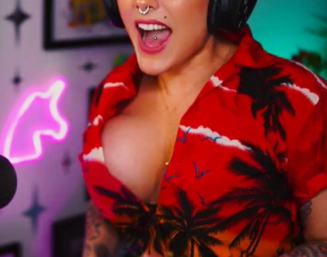 25P TheZombiUnicorn nude