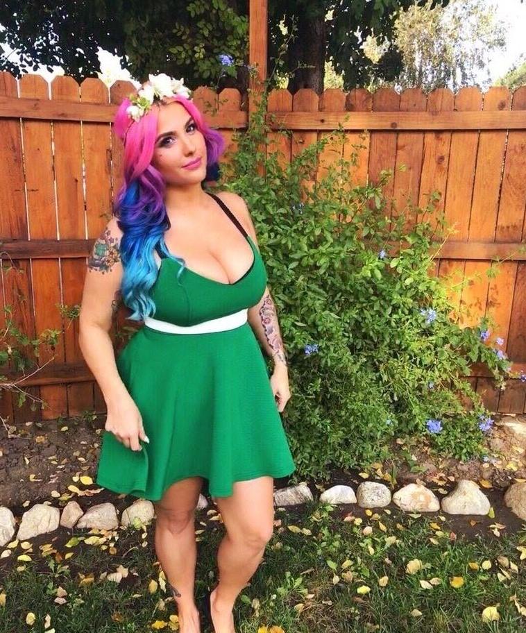 25P TheZombiUnicorn nude