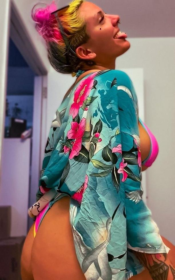 25P TheZombiUnicorn nude