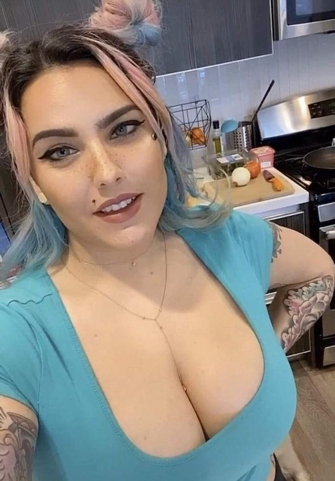 25P TheZombiUnicorn nude