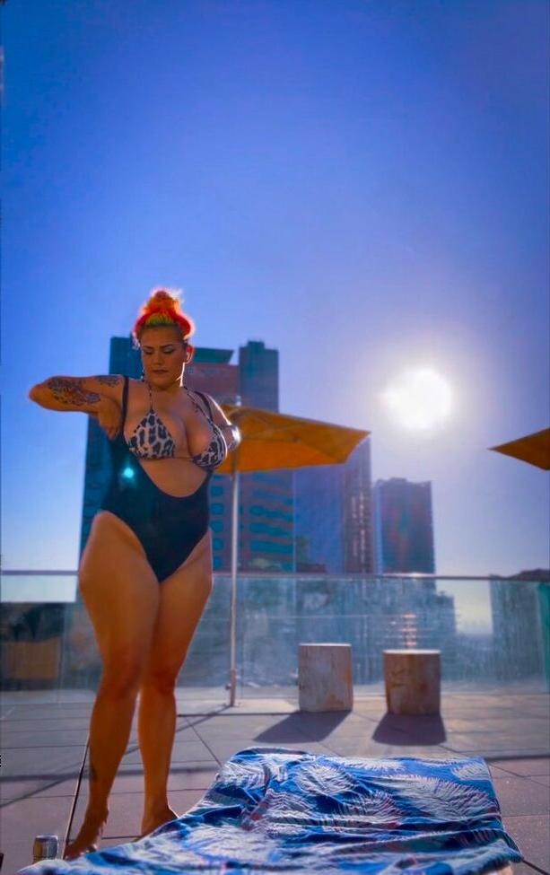 25P TheZombiUnicorn nude