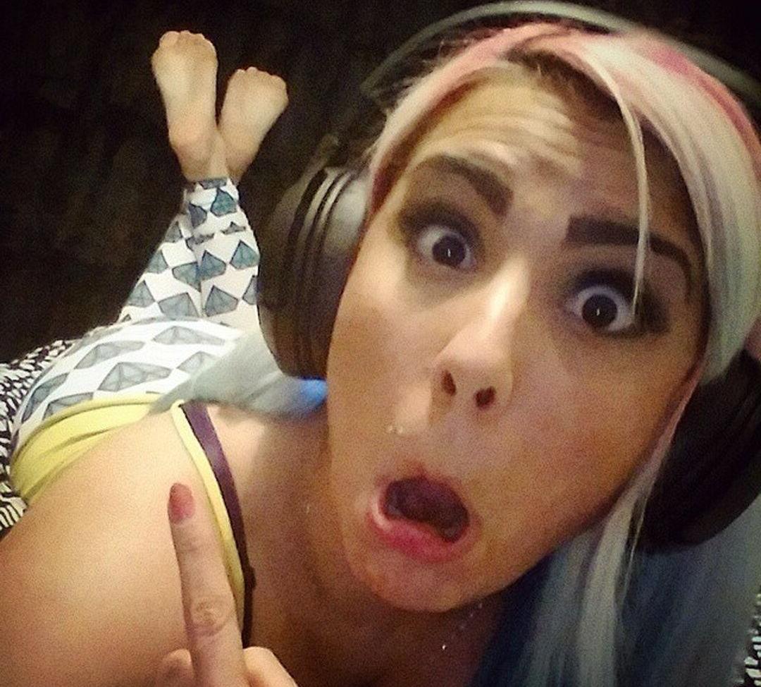 25P TheZombiUnicorn nude
