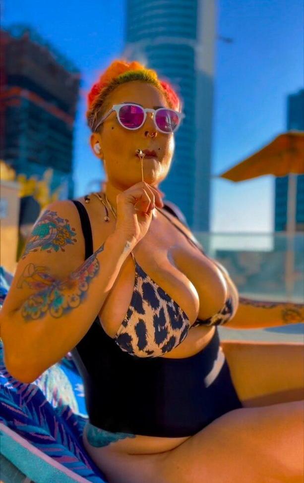25P TheZombiUnicorn nude