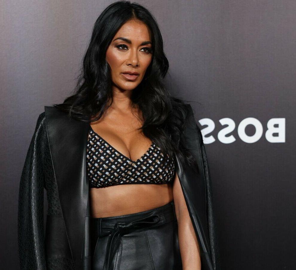 25P Nicole Scherzinger nude