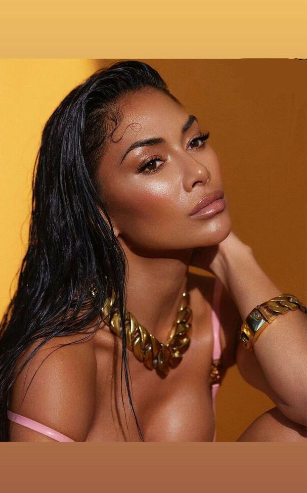 25P Nicole Scherzinger nude