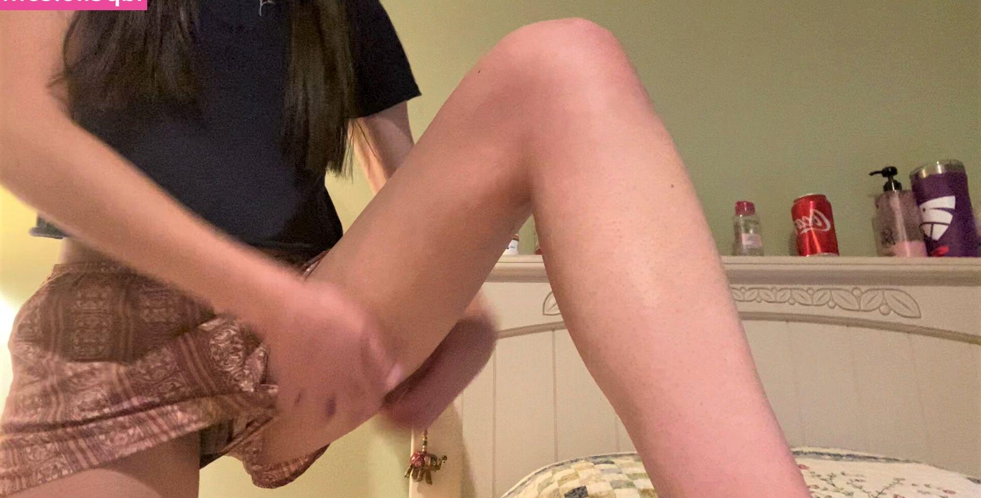 8P Laila ASMR nude