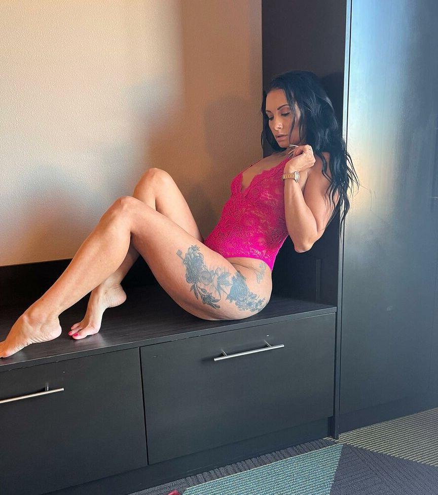 25P Shaina Wiggins nude