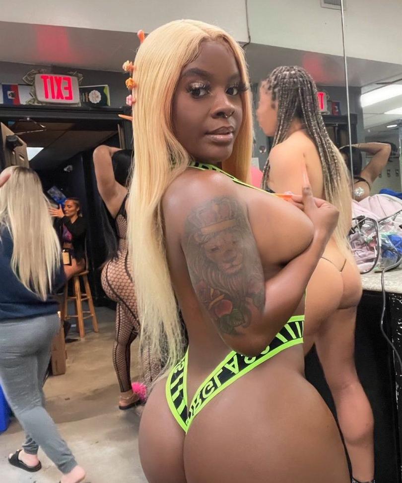 25P Mimamilano nude