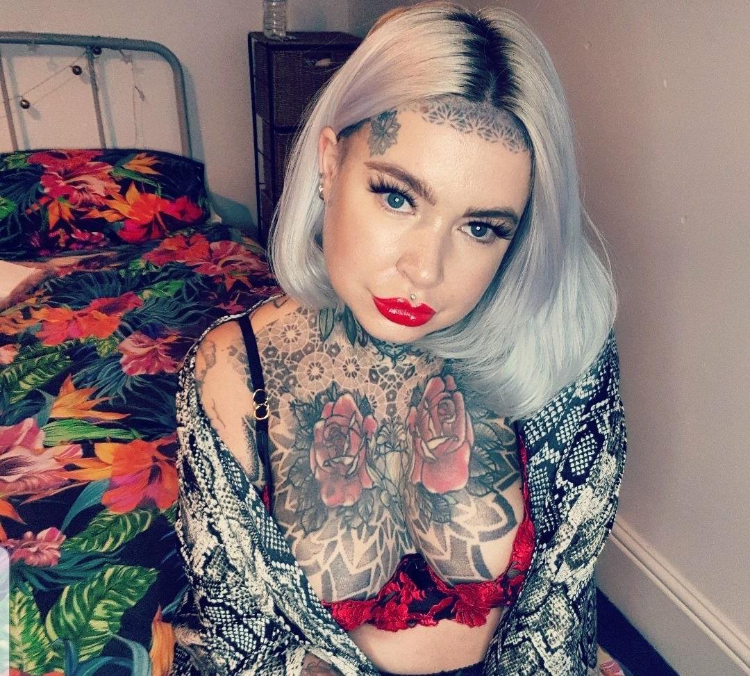 17P Summerrayexo nude
