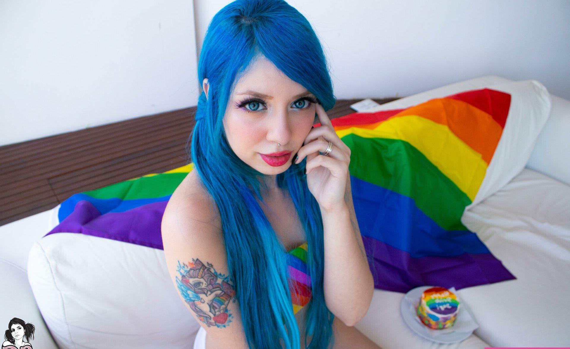 12P Mihsuicide nude
