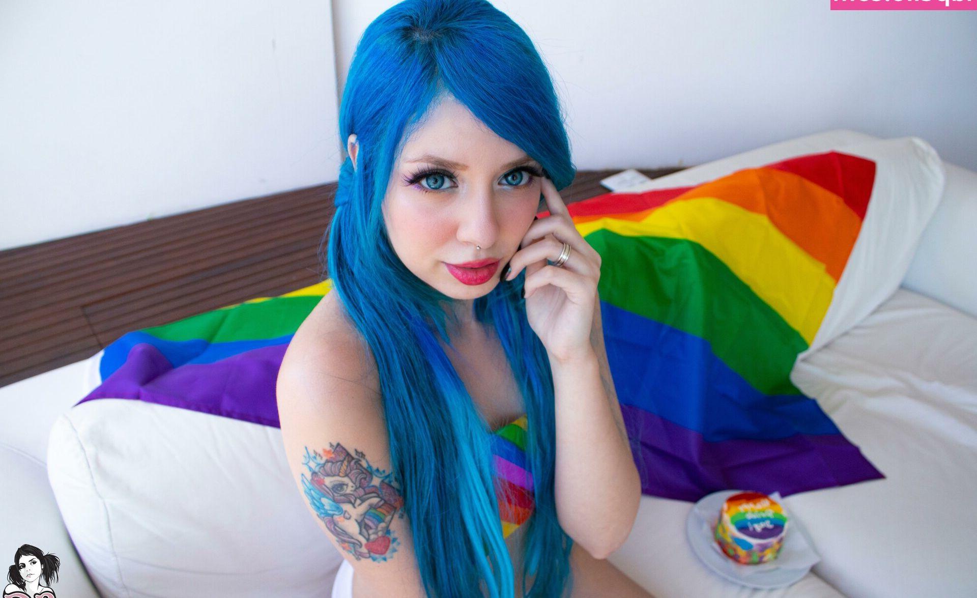 12P Mihsuicide nude