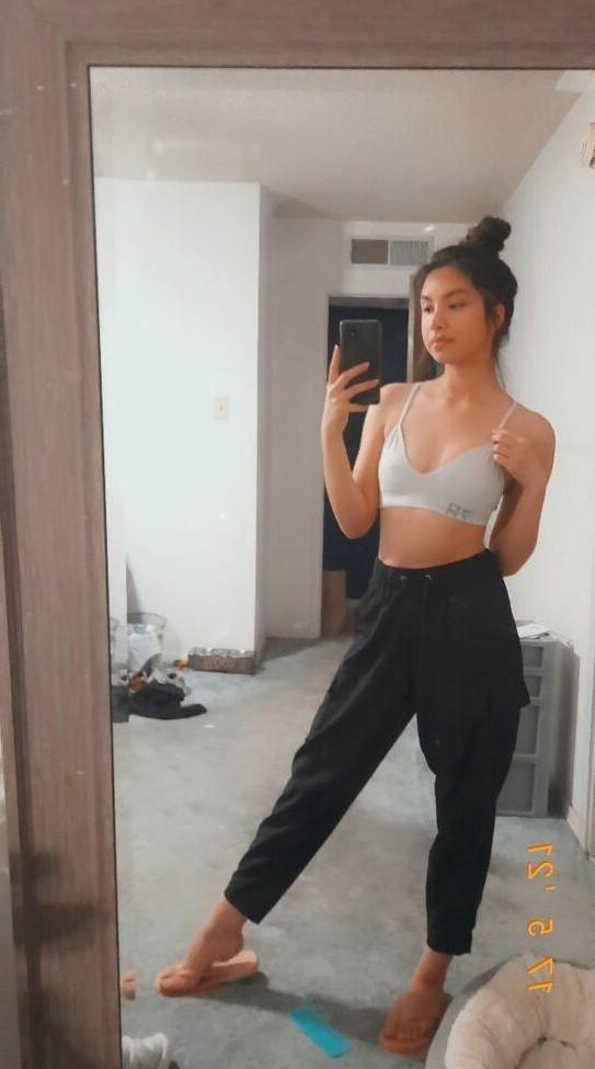25P NobodyByMitski nude