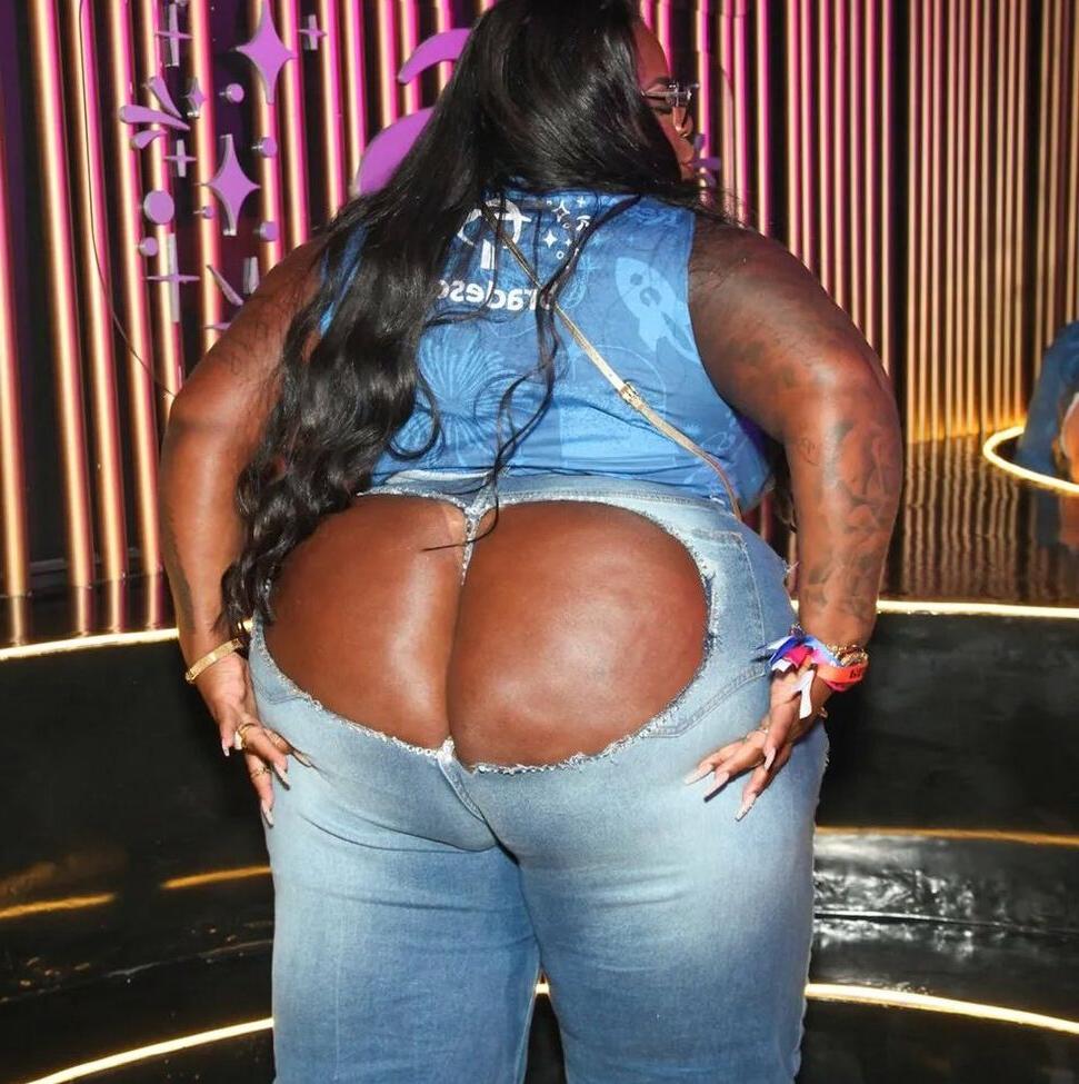 19P Jojo Todynho nude