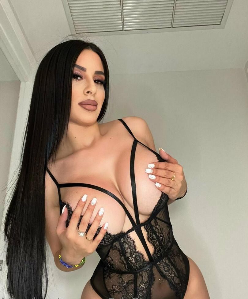 25P Maday Castellano nude