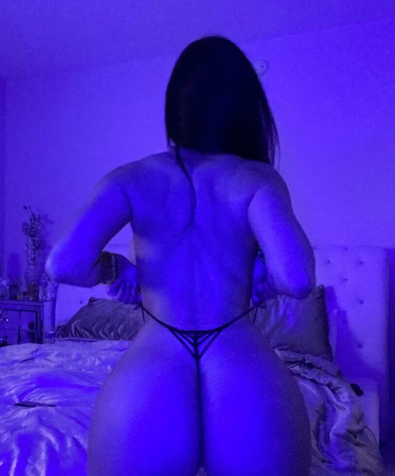 25P Maday Castellano nude