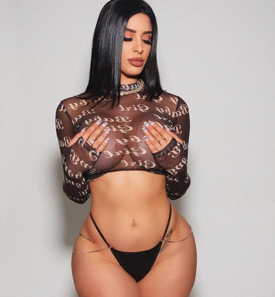 25P Maday Castellano nude