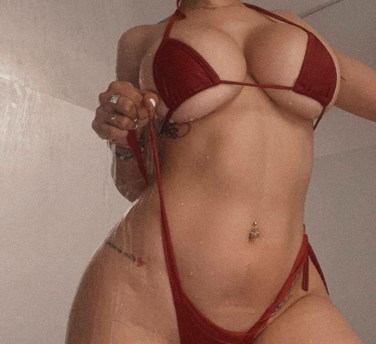 25P Maday Castellano nude
