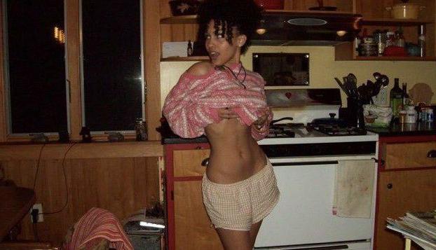 5P Midriff nude