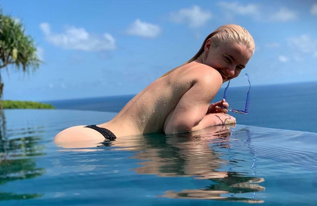25P Grace Chatto nude