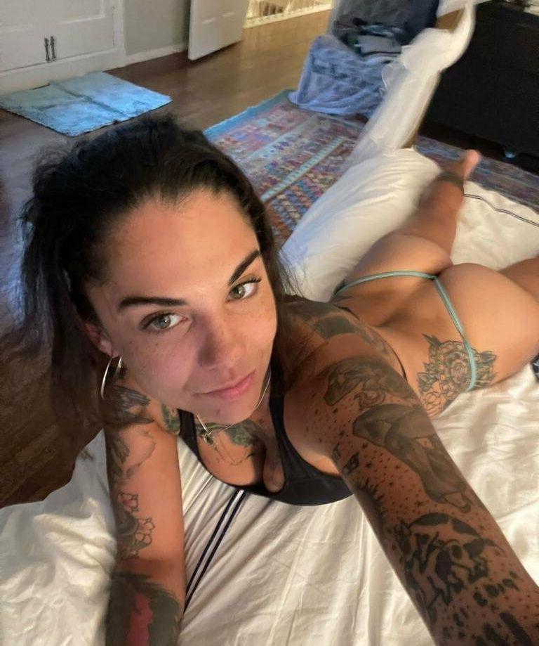 25P Bonnie Rotten nude