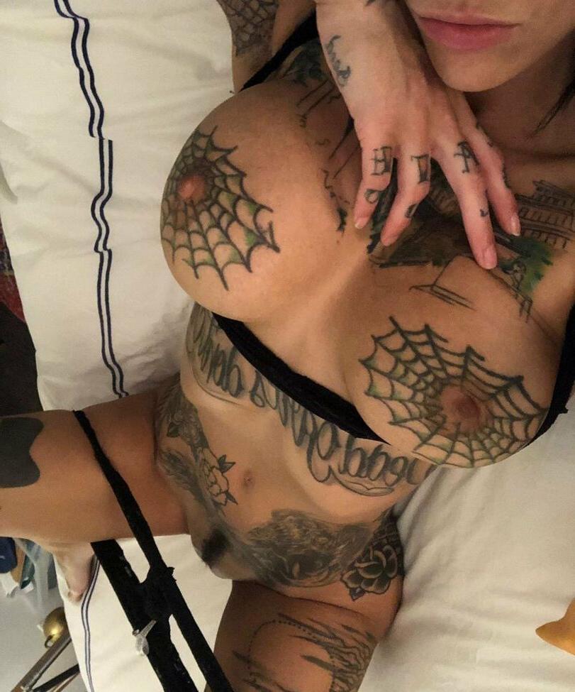 25P Bonnie Rotten nude