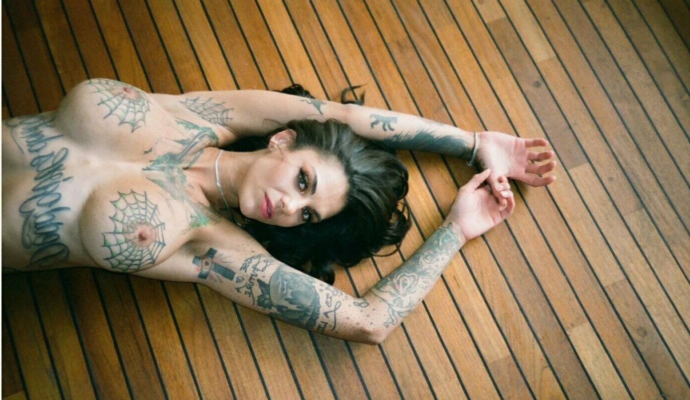 25P Bonnie Rotten nude