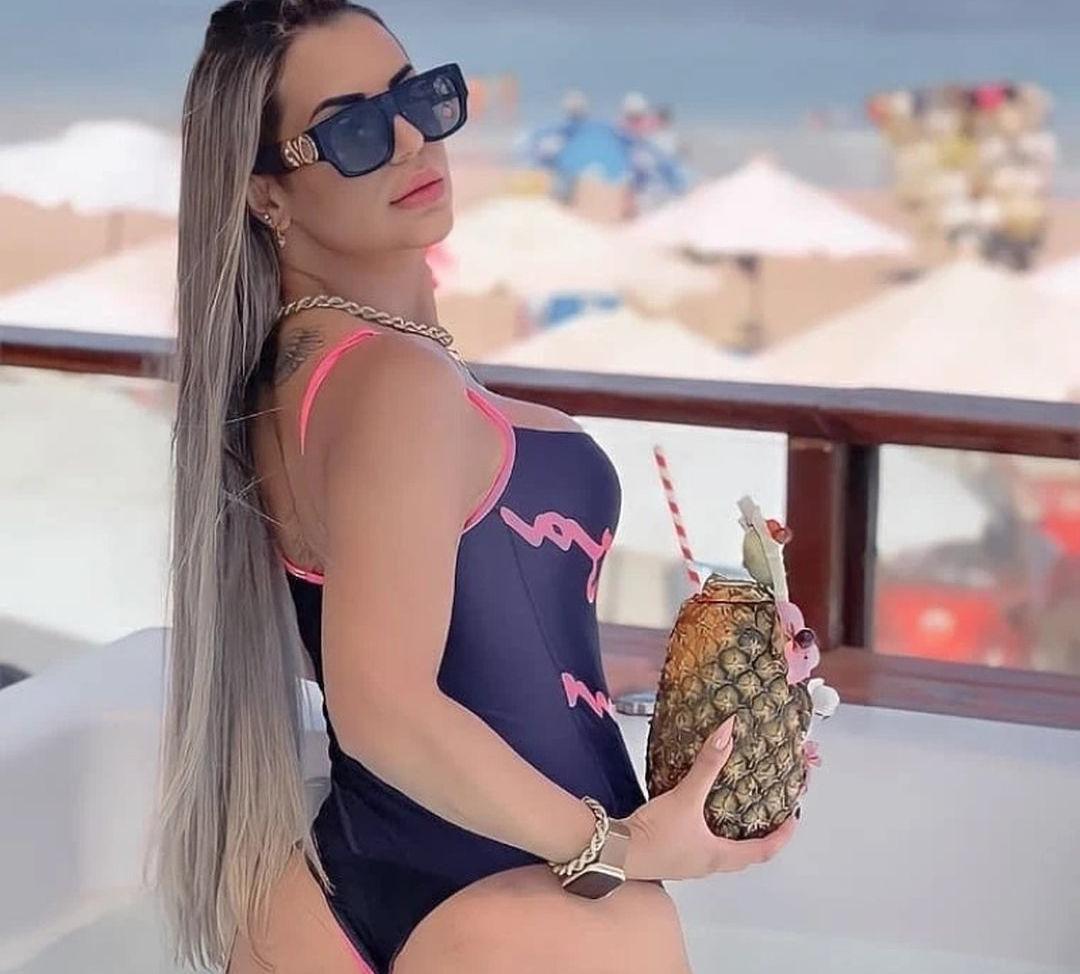 25P Deolane Bezerra nude