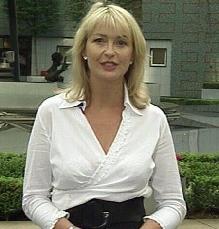 9P Carol Kirkwood nude