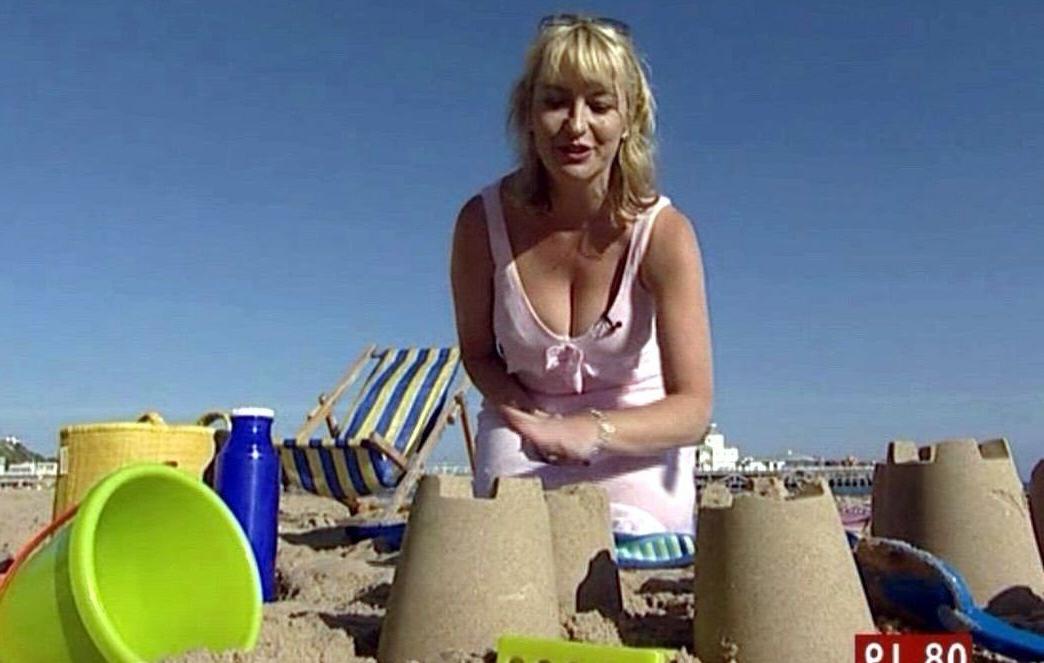 9P Carol Kirkwood nude