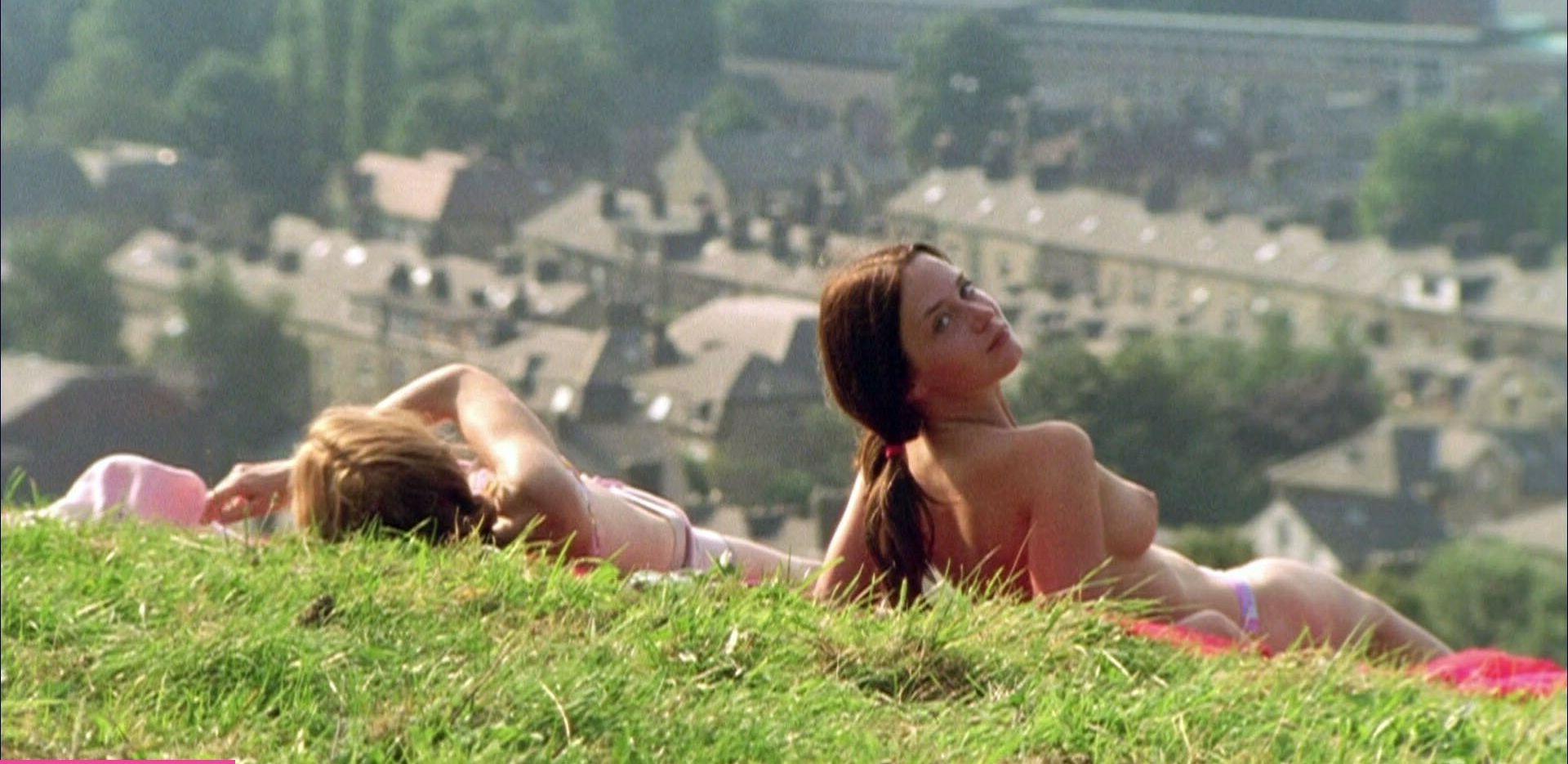 25P Emily Blunt nude