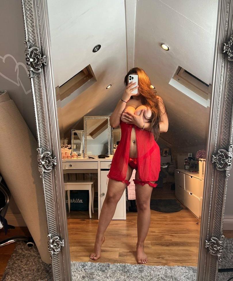25P Lottie Ray nude