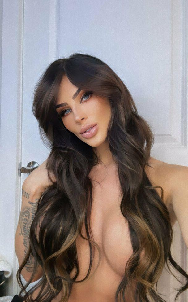 20P Skylar Walling nude