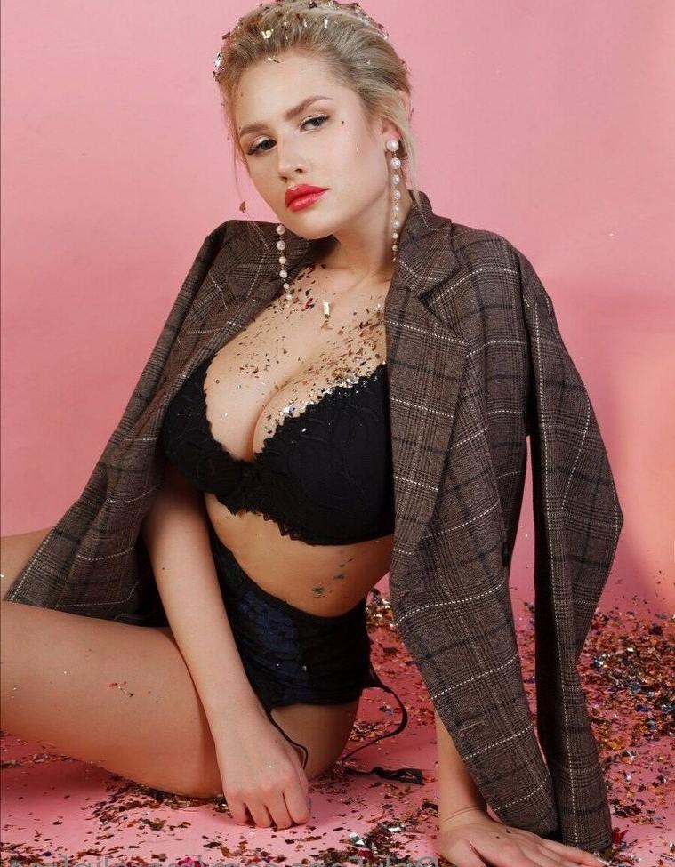 25P Valeria Ksksks nude