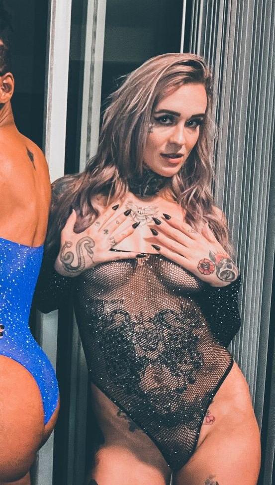 25P Taylor Starling nude
