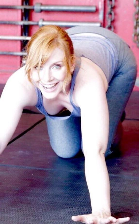 25P Bryce Dallas Howard nude