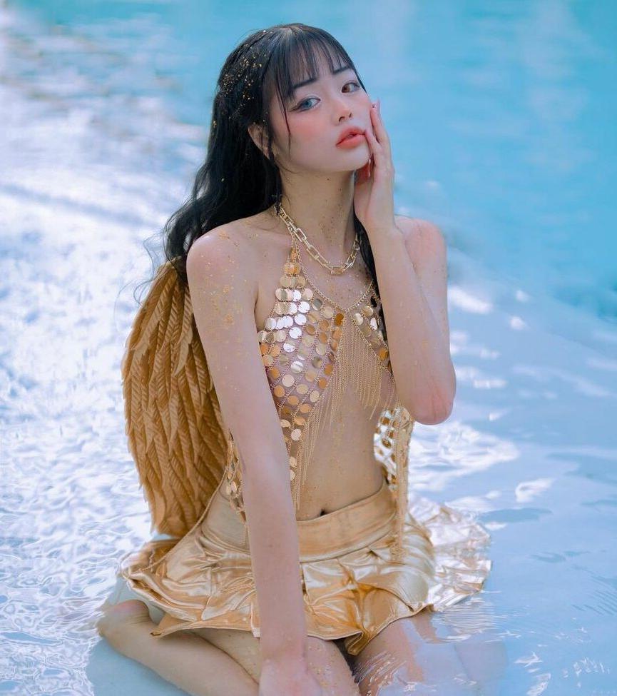 13P Ero.Mei nude