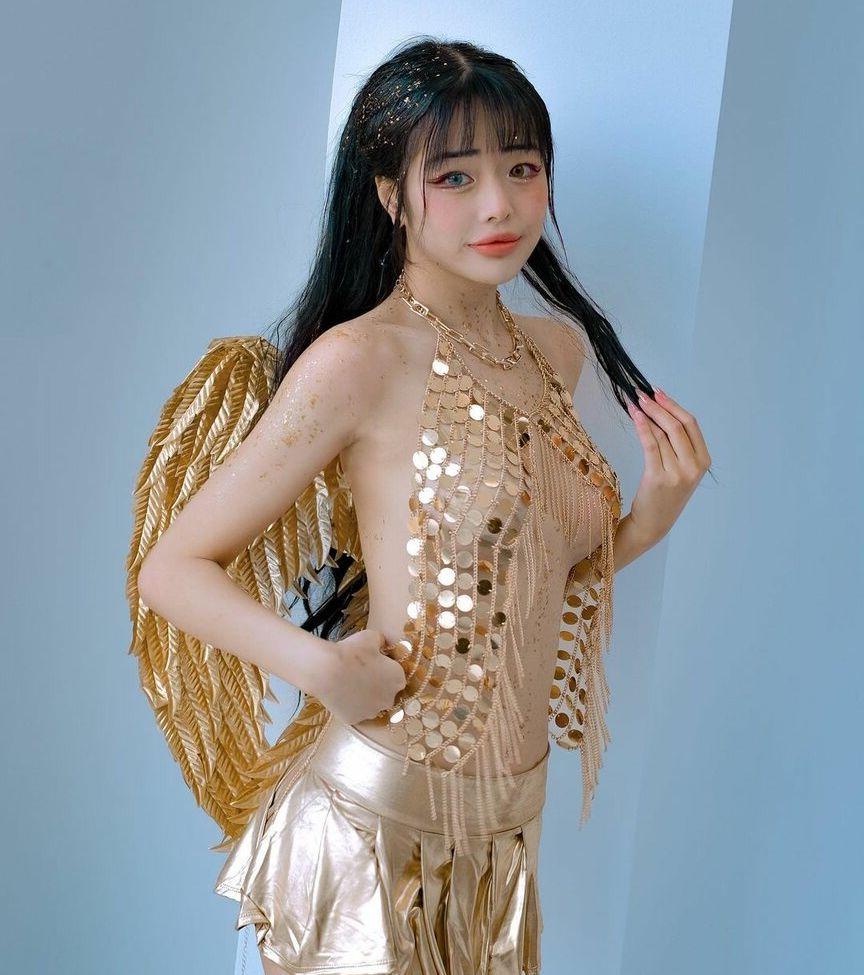 13P Ero.Mei nude
