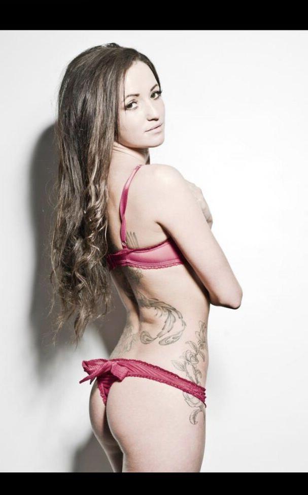 6P Vikki Blendell nude