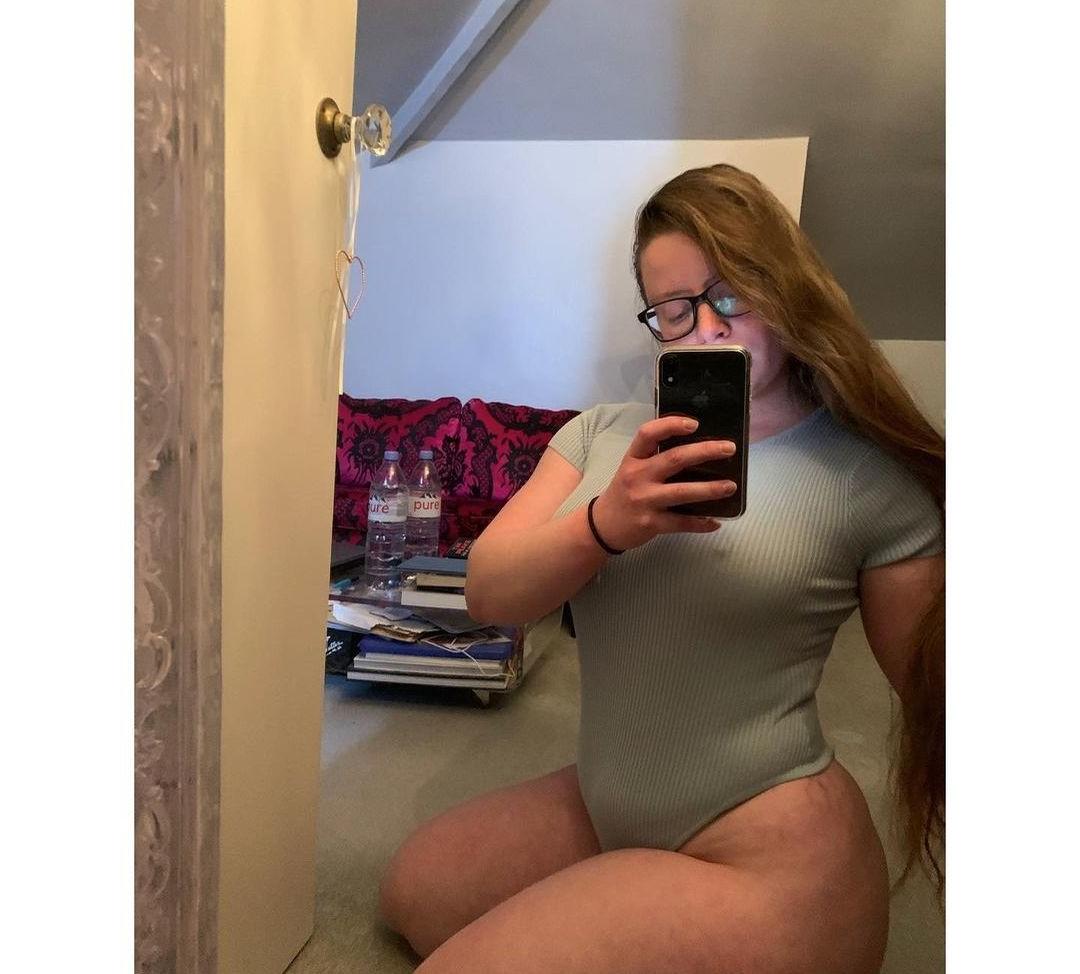 25P Jessie Taglight nude