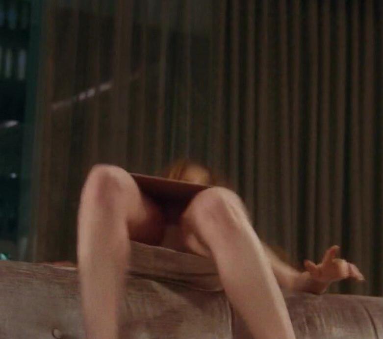 25P Isla Fisher nude