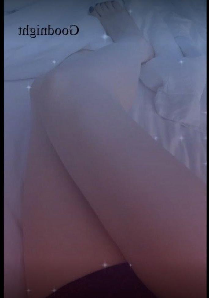 25P Elizabeth Castravet nude