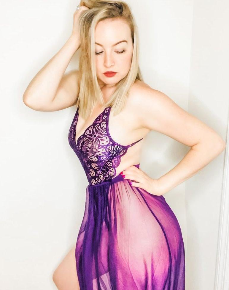 25P Elizabeth Castravet nude