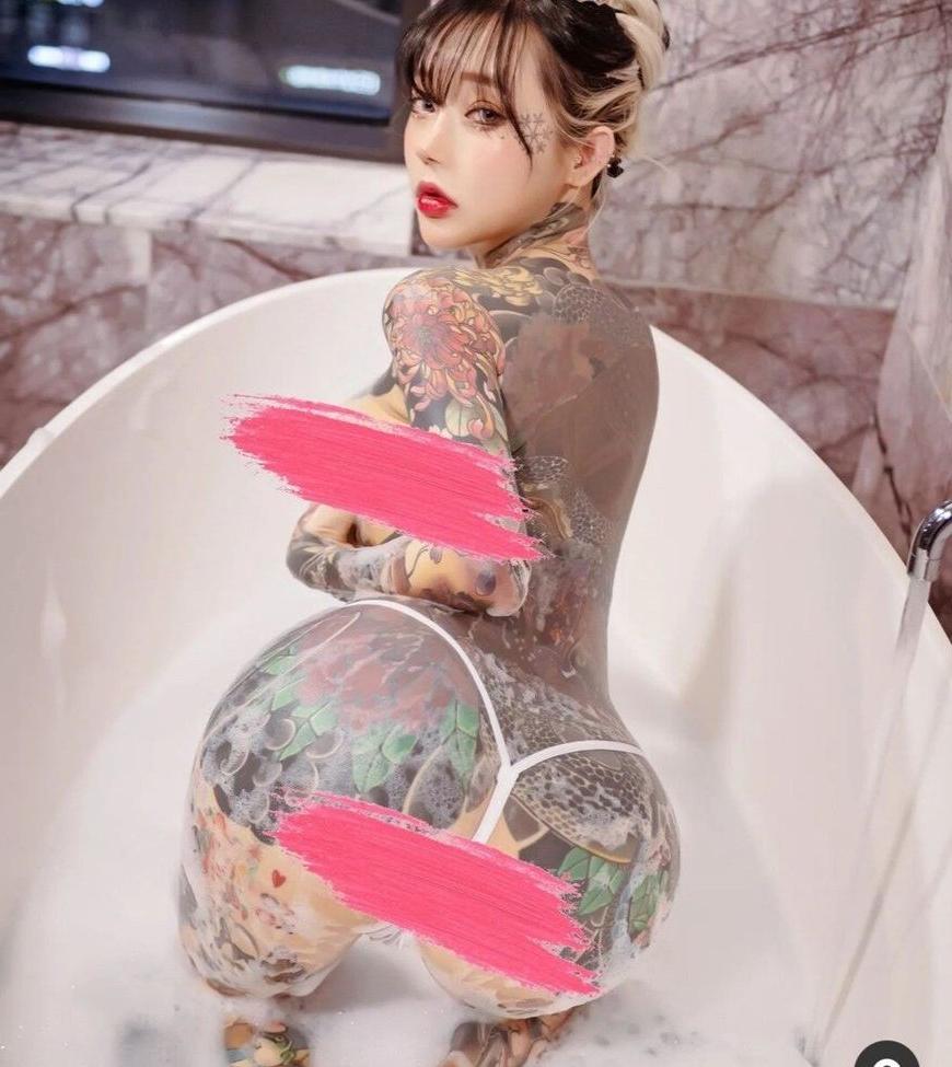 4P Yoko_tattoo nude