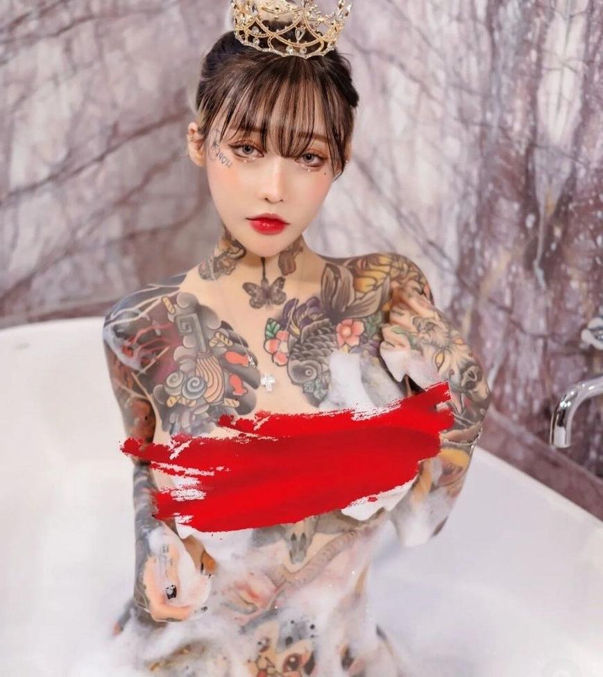 4P Yoko_tattoo nude